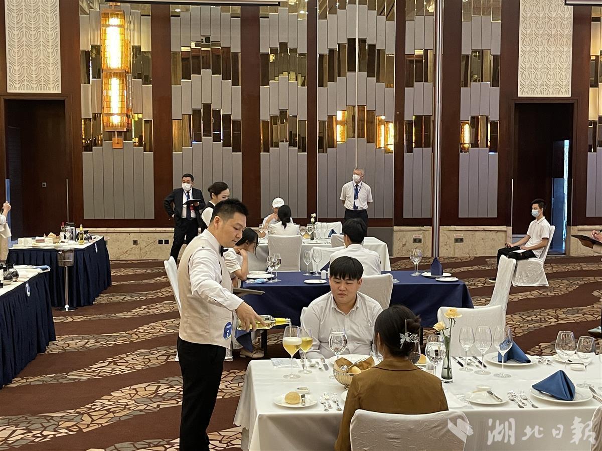 星級服務(wù)在錘煉 技術(shù)賦能湖北飯店業(yè)精英對決